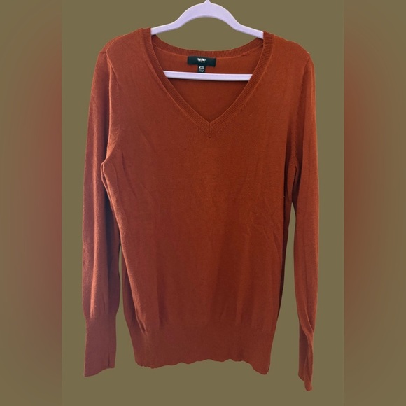 Merona Women's V-Neck Sweater in Rust - Picture 1 of 4